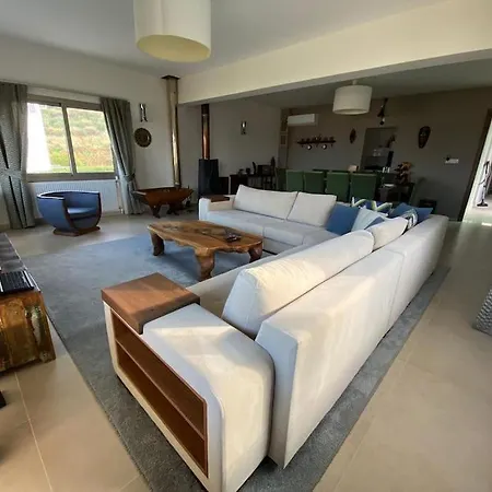 Luxurious 4 Bedroom With Magnificent Views * Elea