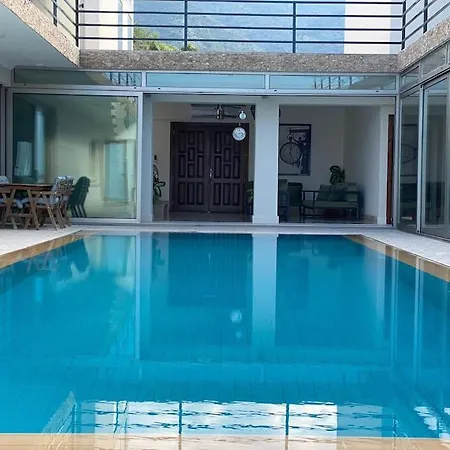 Luxurious 4 Bedroom With Magnificent Views Villa *