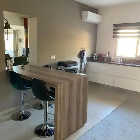 Luxurious 4 Bedroom With Magnificent Views Vila