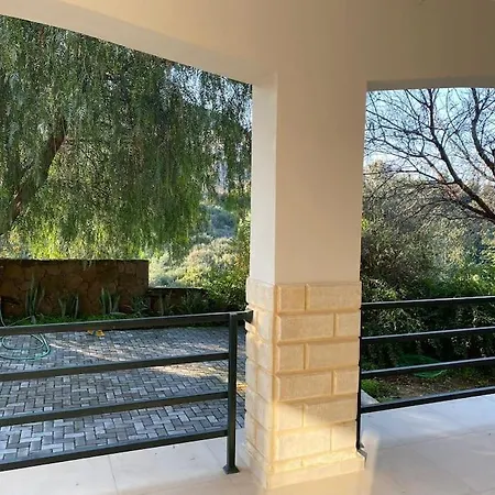 Luxurious 4 Bedroom With Magnificent Views Vila *