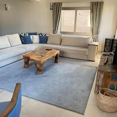 Vila Luxurious 4 Bedroom With Magnificent Views