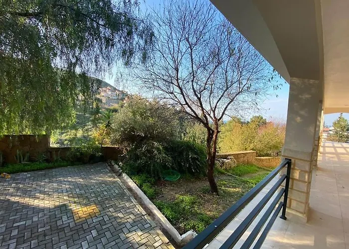 Luxurious 4 Bedroom With Magnificent Views Elea