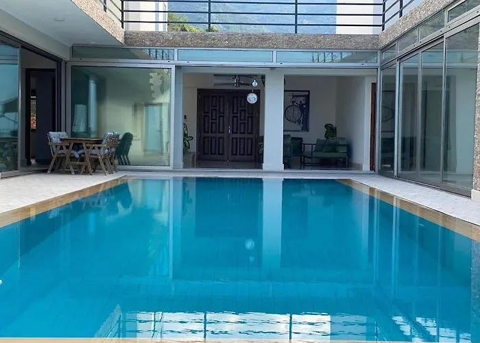 Luxurious 4 Bedroom With Magnificent Views Villa *