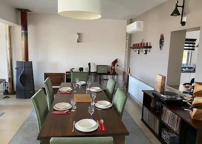 Luxurious 4 Bedroom With Magnificent Views