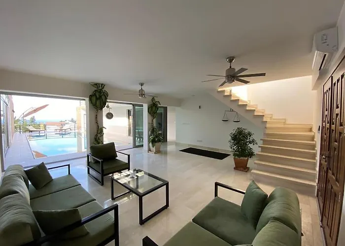 Luxurious 4 Bedroom With Magnificent Views ヴィラ Elea