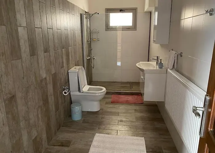 Luxurious 4 Bedroom With Magnificent Views