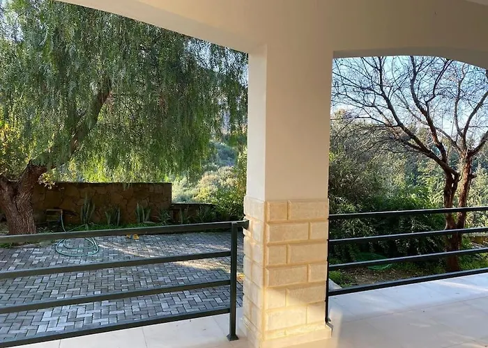 Luxurious 4 Bedroom With Magnificent Views Villa *