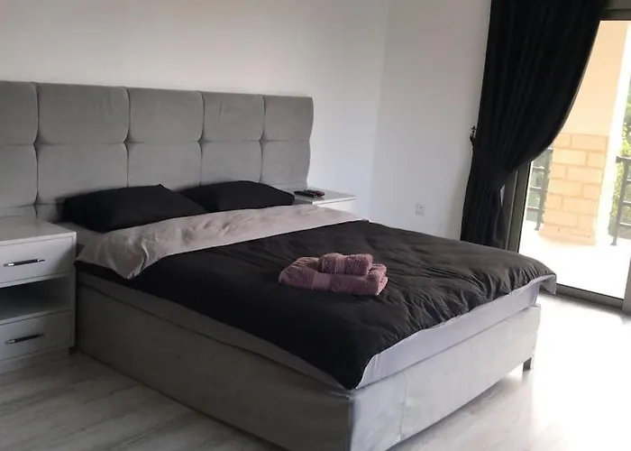 Villa Luxurious 4 Bedroom With Magnificent Views *