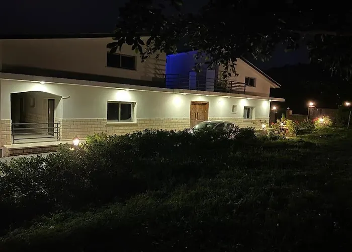 Luxurious 4 Bedroom With Magnificent Views Villa