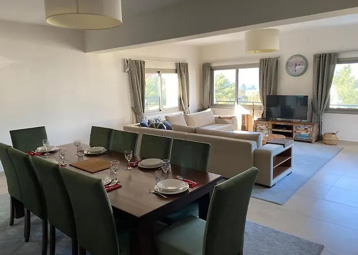 Luxurious 4 Bedroom With Magnificent Views * Elea